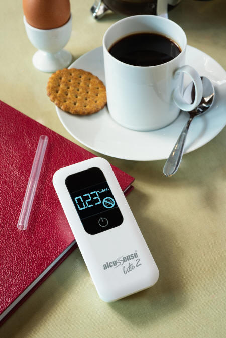 AlcoSense Lite 2 – przystępny cenowo alkomat półprzewodnikowy