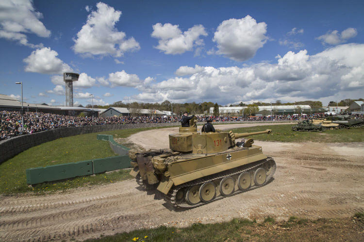 Tankfest Online 2020 – największy na świecie pokaz jeżdżących czołgów
