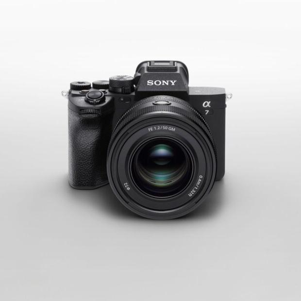 Sony α7 IV z 33-megapikselowym, penoklatkowym przetwornikiem obrazu