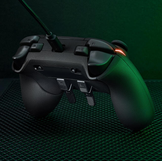 Razer Wolverine V2 Chroma