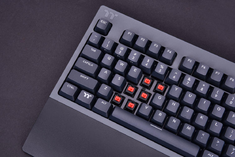 Thermaltake W1 WIRELESS - Mechaniczna wolność...