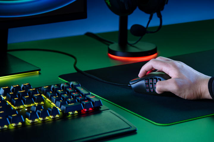 Razer Naga X - Najlepsza myszka do gier MMO powraca