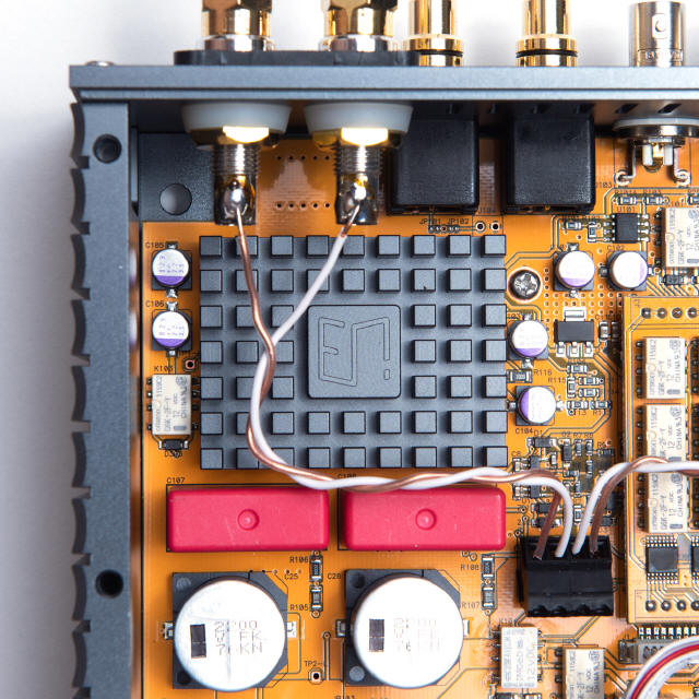 ENLEUM AMP-23R – Sprawdzona receptura po rasowym tuningu 