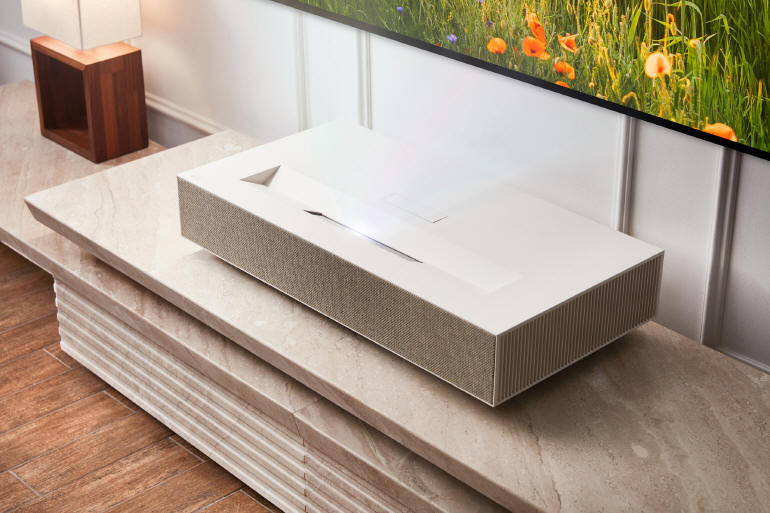 LG CineBeam - Kino z 120-calowym ekranem w Twoim domu
