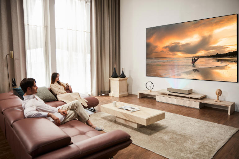 LG CineBeam - Kino z 120-calowym ekranem w Twoim domu
