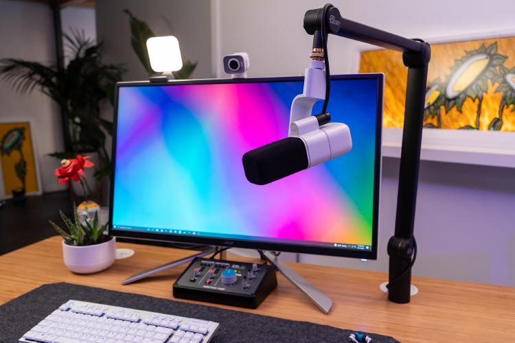 Logitech dla twórców - mikrofon Blue Sona XLR i oświetlenie Litra Beam