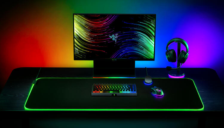 Razer Strider Chroma i Goliathus Chroma 3XL