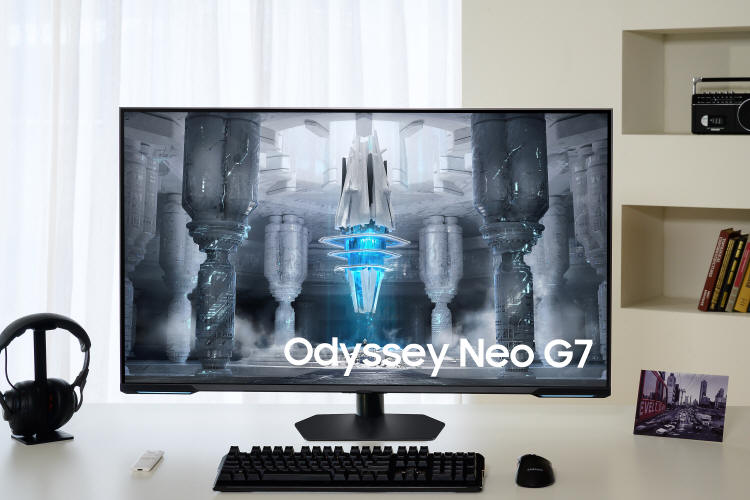 Samsung Odyssey Neo G7 43-cale - gamingowy Mini-LED