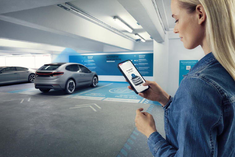 Bosch i APCOA rozszerzają usługę parkowania bez kierowcy