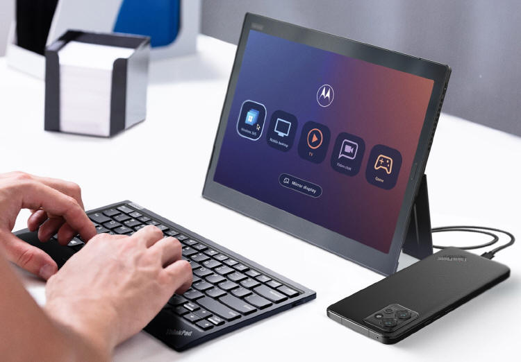 Motorola i Microsoft - nowe funkcje pracy na smartfonie ThinkPhone