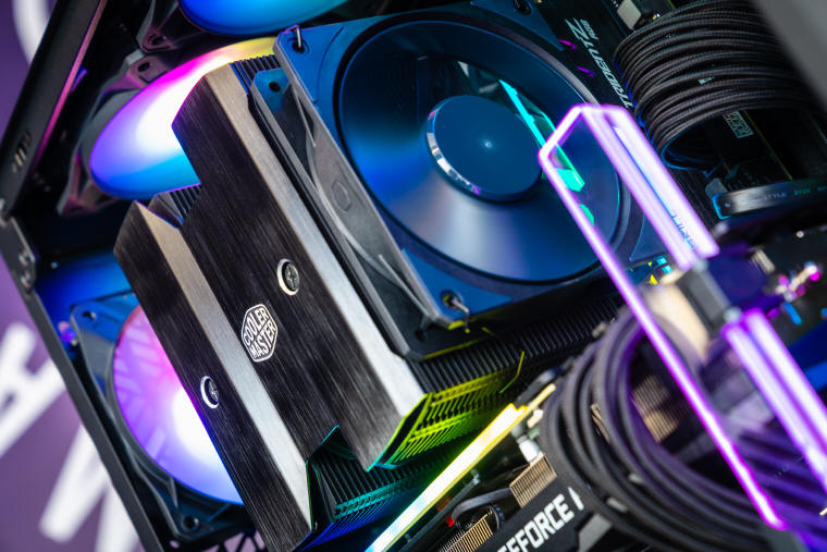 Cooler Master MA824 Stealth