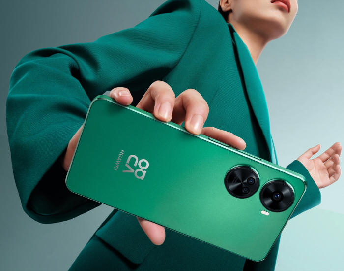 W Polsce debiutują smartfony z serii HUAWEI nova 12