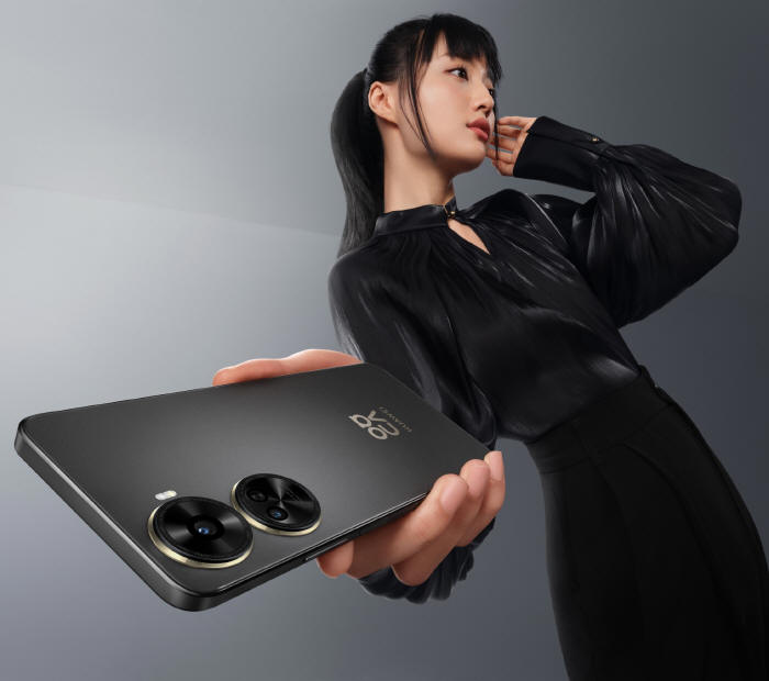 W Polsce debiutują smartfony z serii HUAWEI nova 12