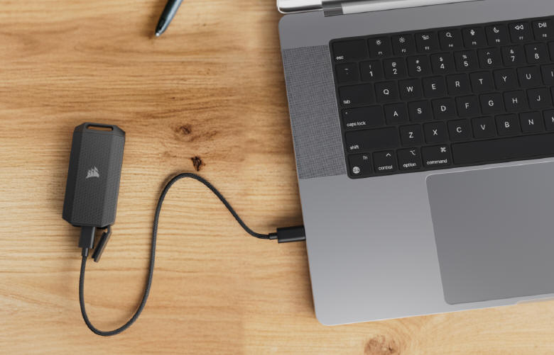 CORSAIR AIR SSD EX400U SURVIVOR USB4