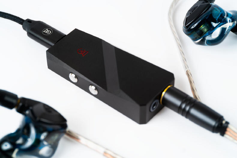 Campfire Audio - Premiera Suchawek Iris i Przenonego DAC/AMP Relay