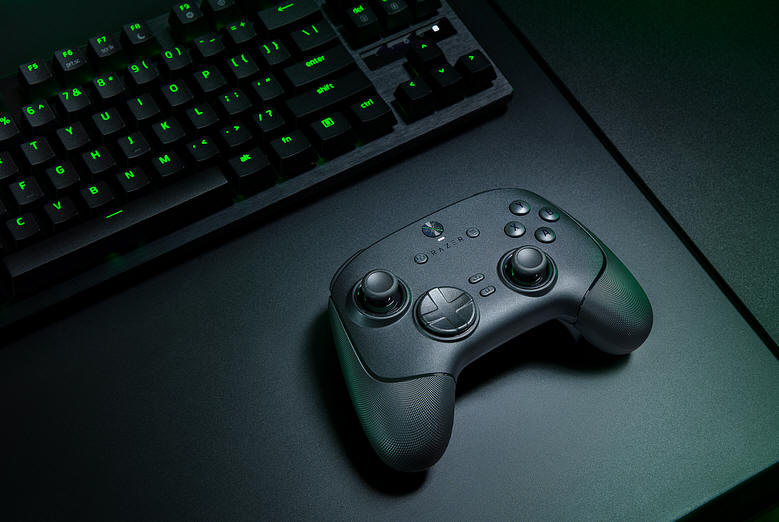 Razer Wolverine V3 Pro 8K PC - esportowy kontroler dla graczy PC