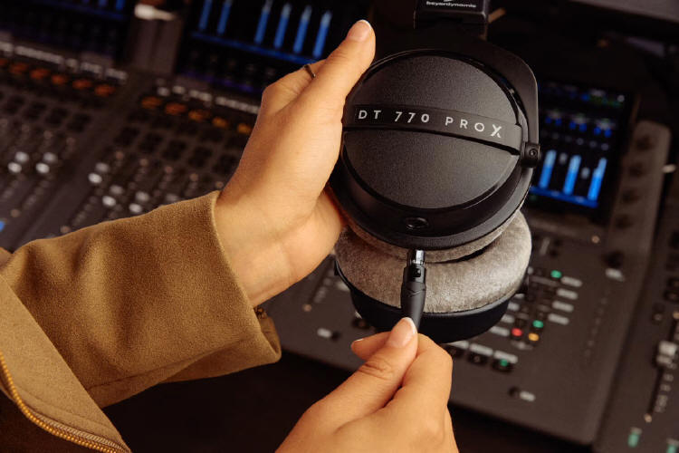 Beyerdynamic rozszerza linię słuchawek PRO o model DT 770 PRO X
