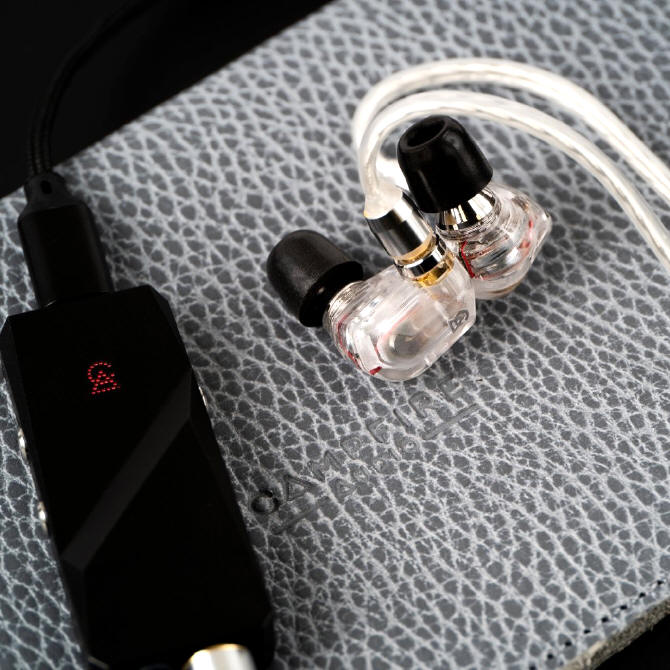 Campfire Audio - Premiera Suchawek Iris i Przenonego DAC/AMP Relay