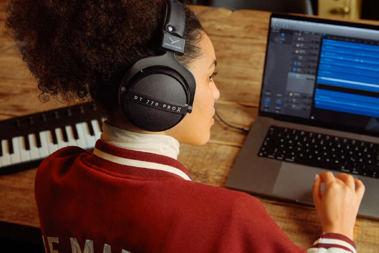Beyerdynamic rozszerza linię słuchawek PRO o model DT 770 PRO X