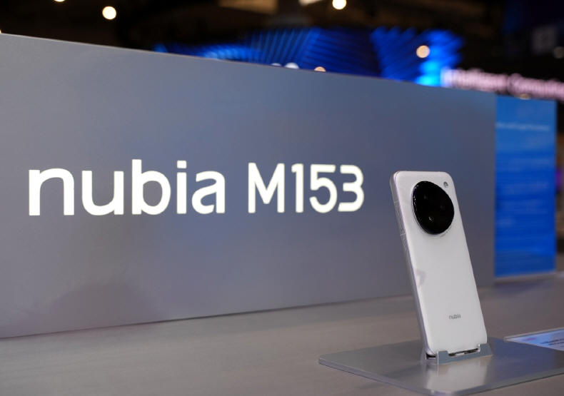 Nubia prezentuje na MWC 2026 smartfon z ’autopilotem’ oraz pupila AI