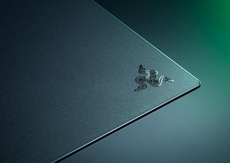 Razer Atlas Pro - oto najcie�sza, szklana podk�adka na �wiecie