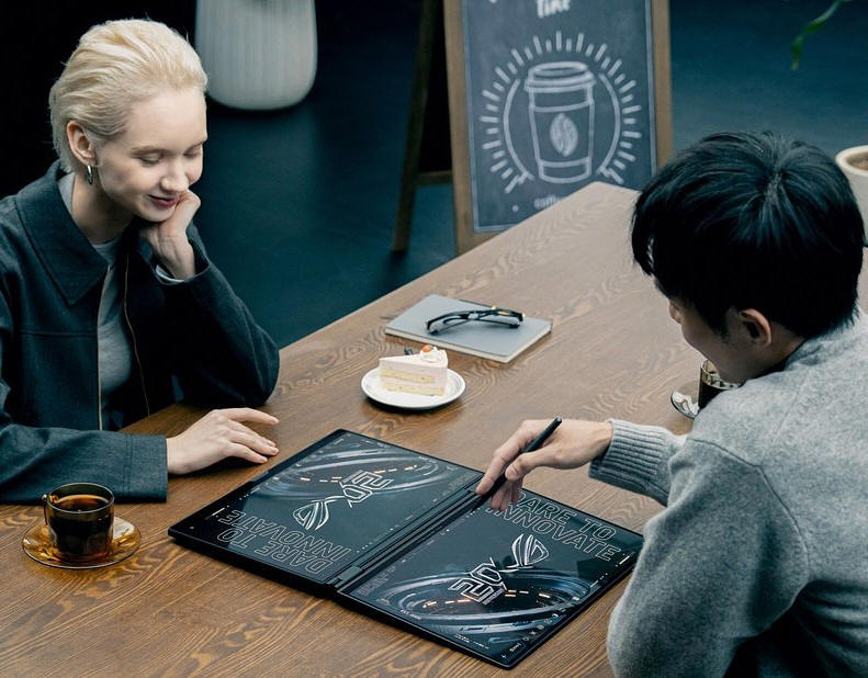 ASUS Zephyrus Duo z dwoma ekranami OLED, już w Polsce
