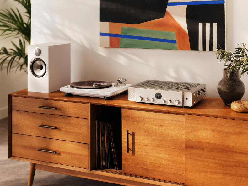 Marantz przedstawia wzmacniacz MODEL 70 oraz CD 70