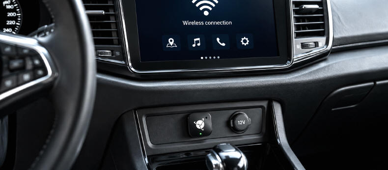 Adapter NAVITEL CPA5 - CarPlay i Android Auto bez kabli