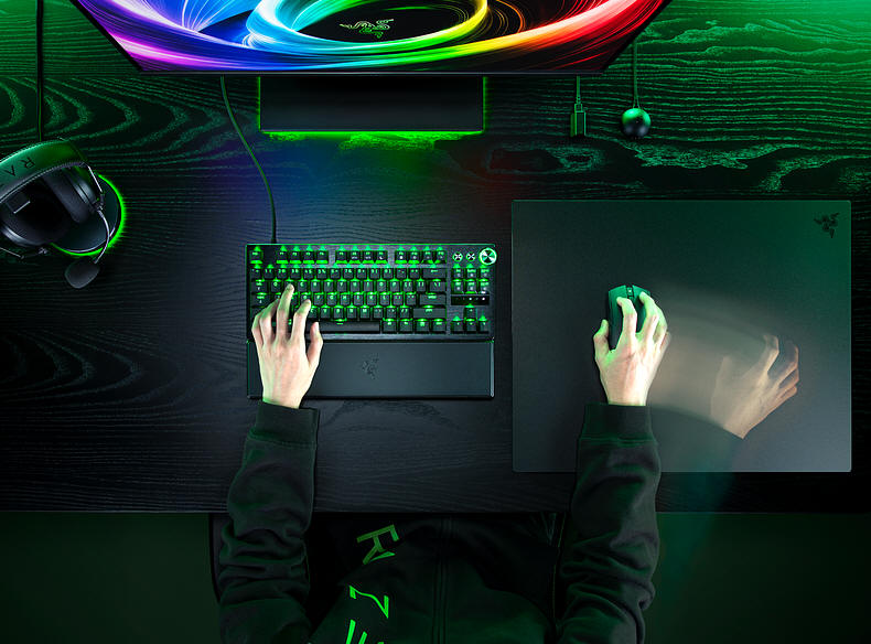 Razer Atlas Pro - oto najcie�sza, szklana podk�adka na �wiecie